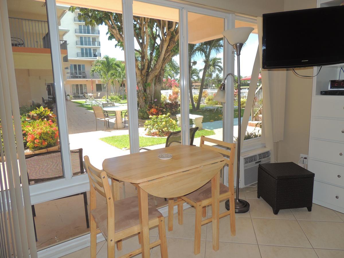 Aqua Mar Condos Pompano Beach Buitenkant foto
